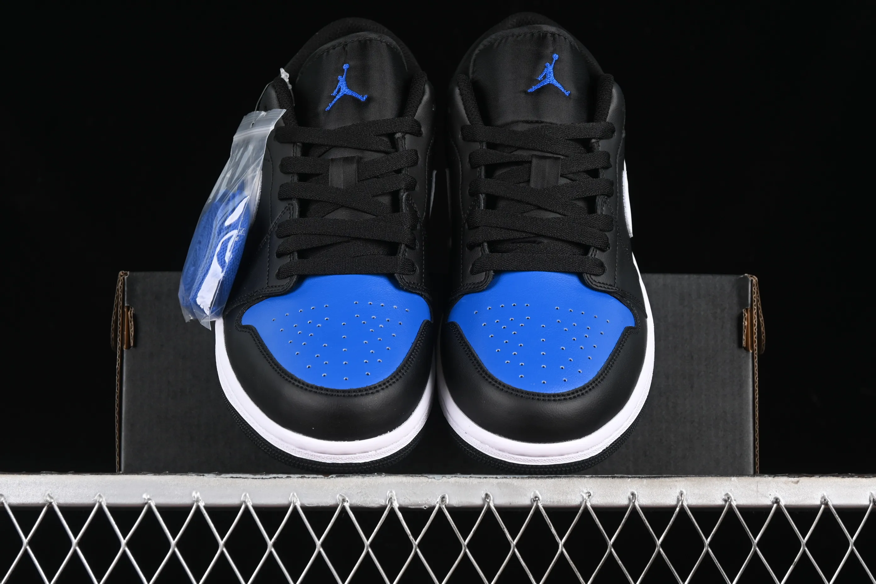 All categories Air Jordan Jordan series basketball shoes Air Jordan 1 Low Air Jordan 1 Low AJ1 Joe 1 black and blue low-top retro basketball shoes 553558-042